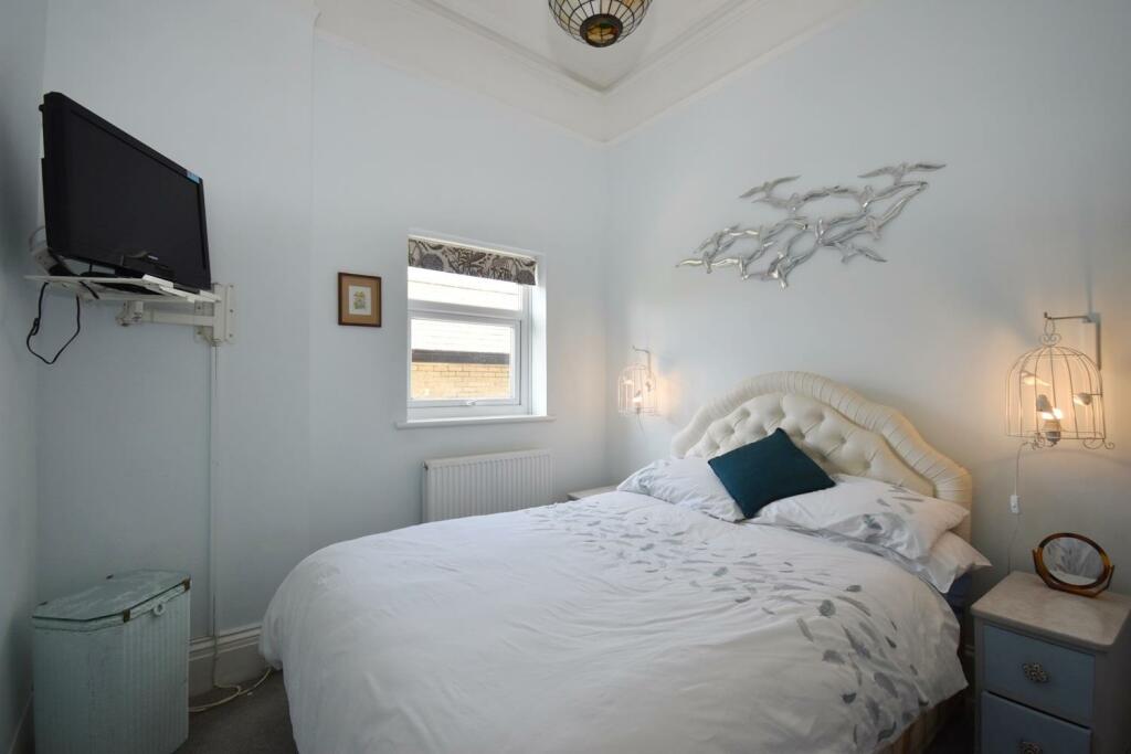 Bedroom 2.JPG