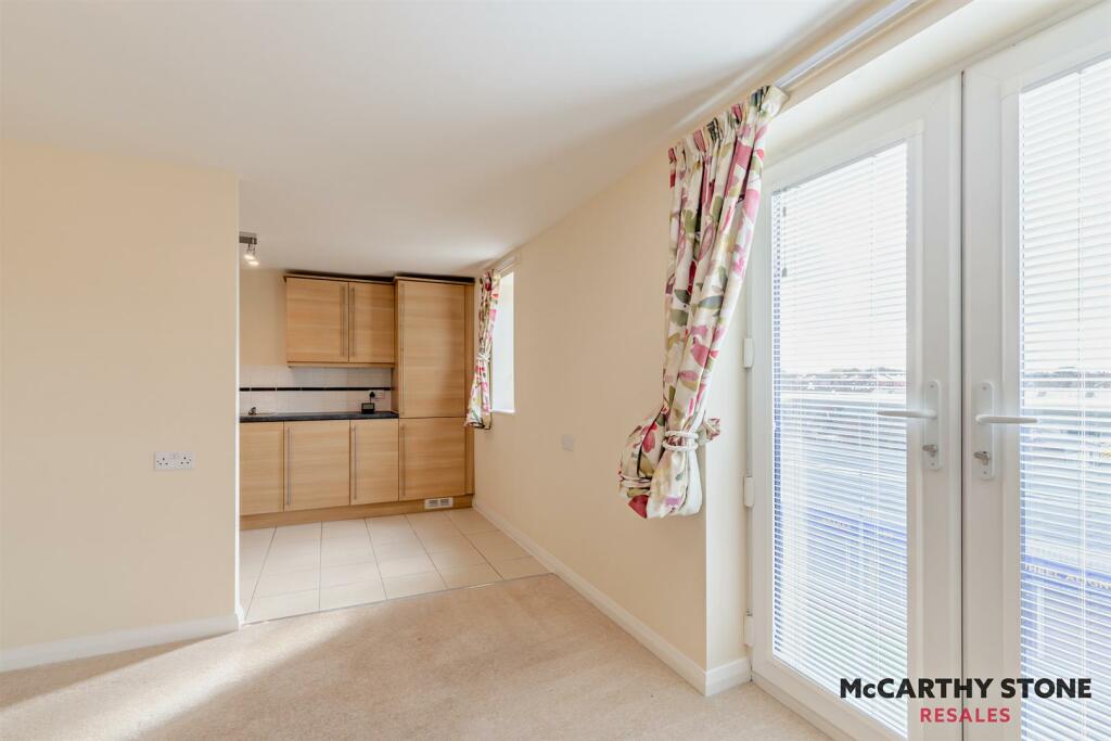 8589351-interior05-800.jpg