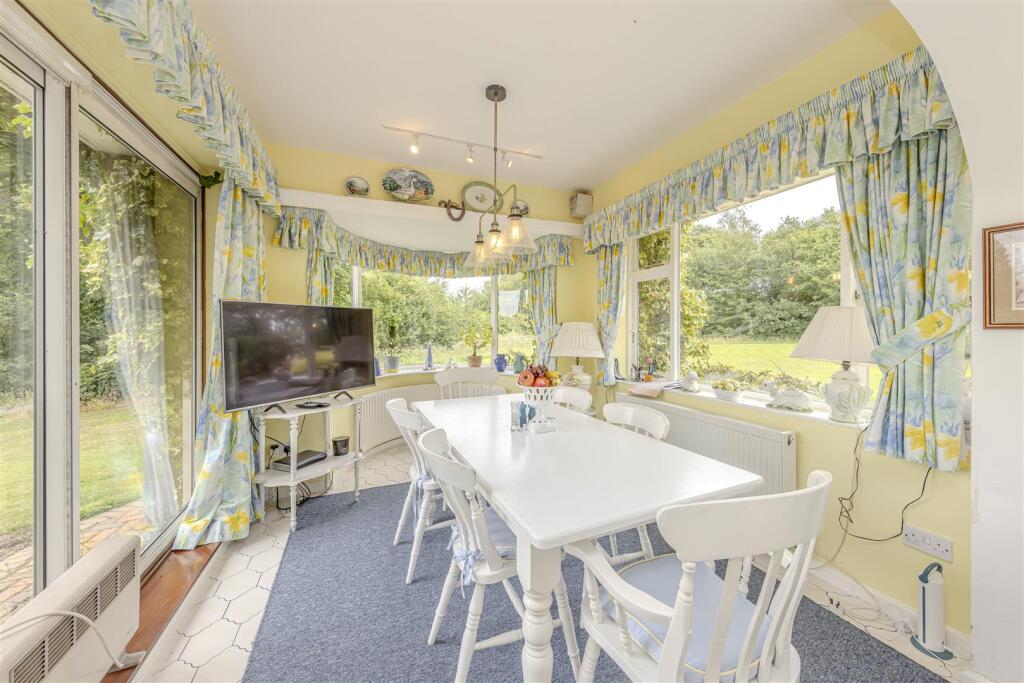 Breakfast Room