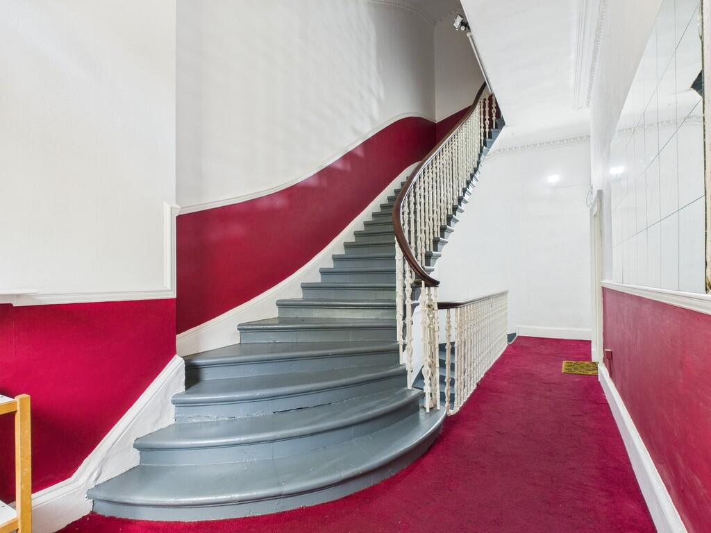 CAM05526G0-PR0033...