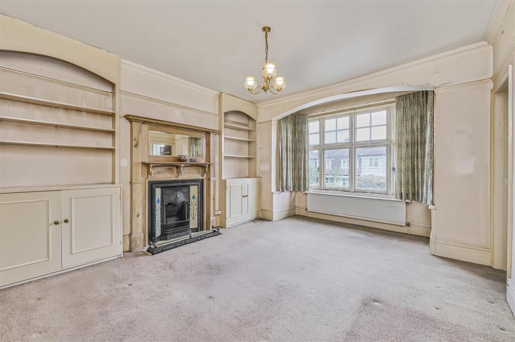 James_Anderson_-_Sheen_Lane_London__SW14_8LE_11.jp