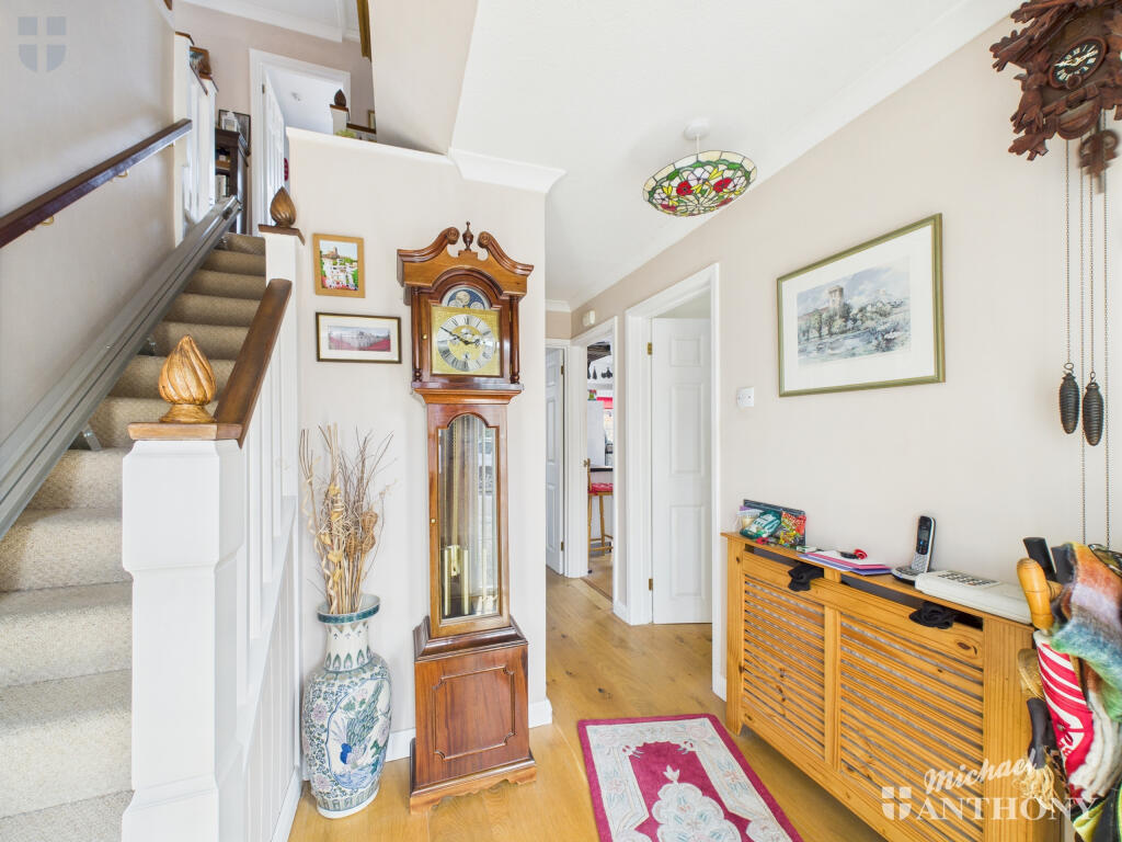 CAM03218G0-PR0737-STILL010