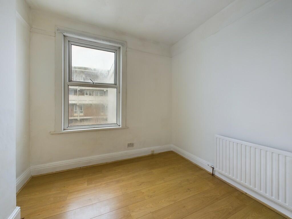 CAM03974G0-PR0034...