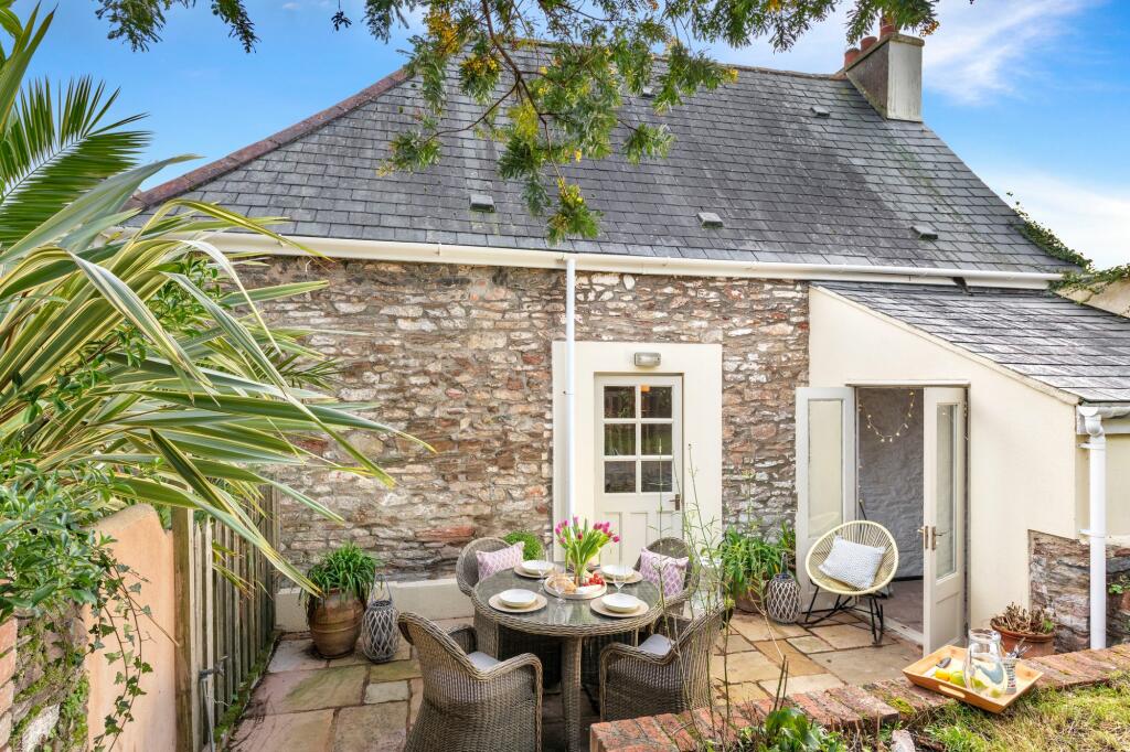 34 Clarence Hill, Dartmouth,  Garden