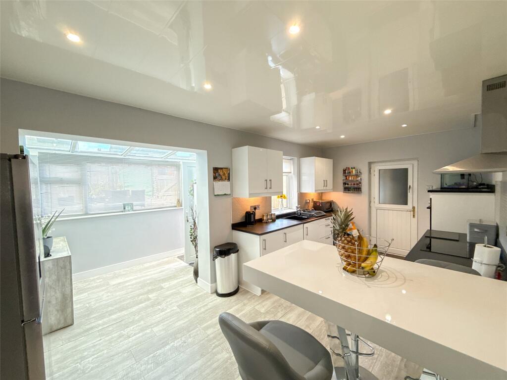 Breakfasting Kitchen