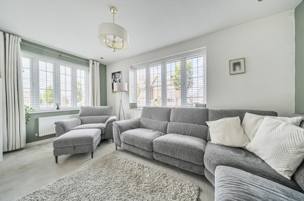 1348324-8-68b8670...