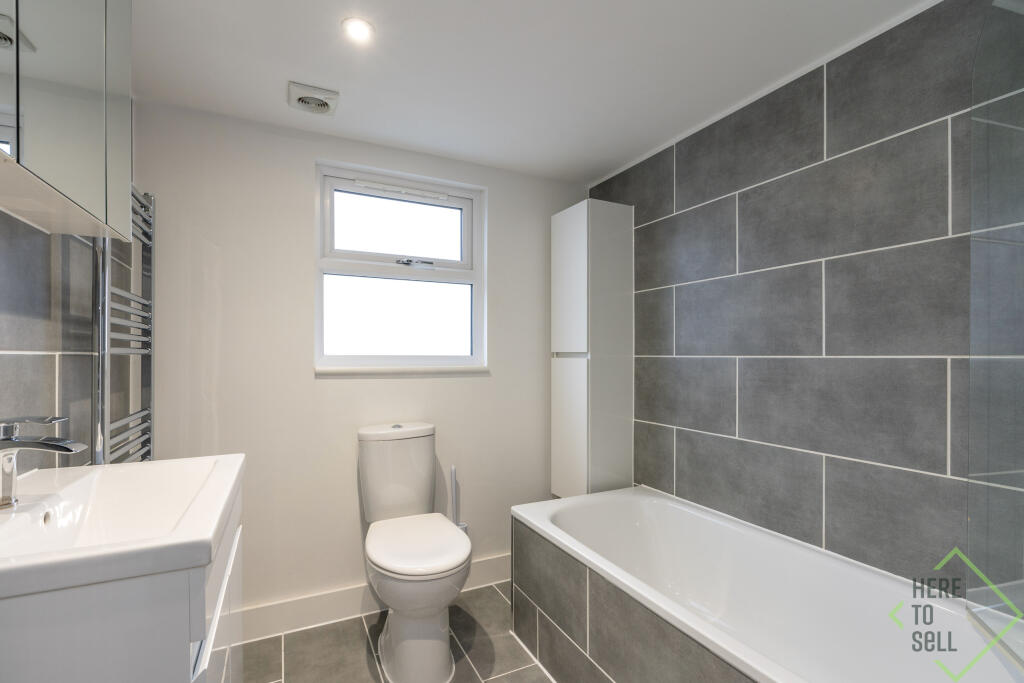 15 Flexmere Rd, London N17 7AU-9