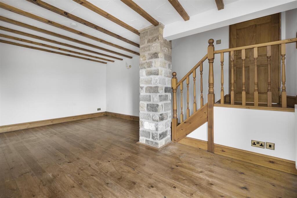 BEDROOM ONE / FAMILY ROOM