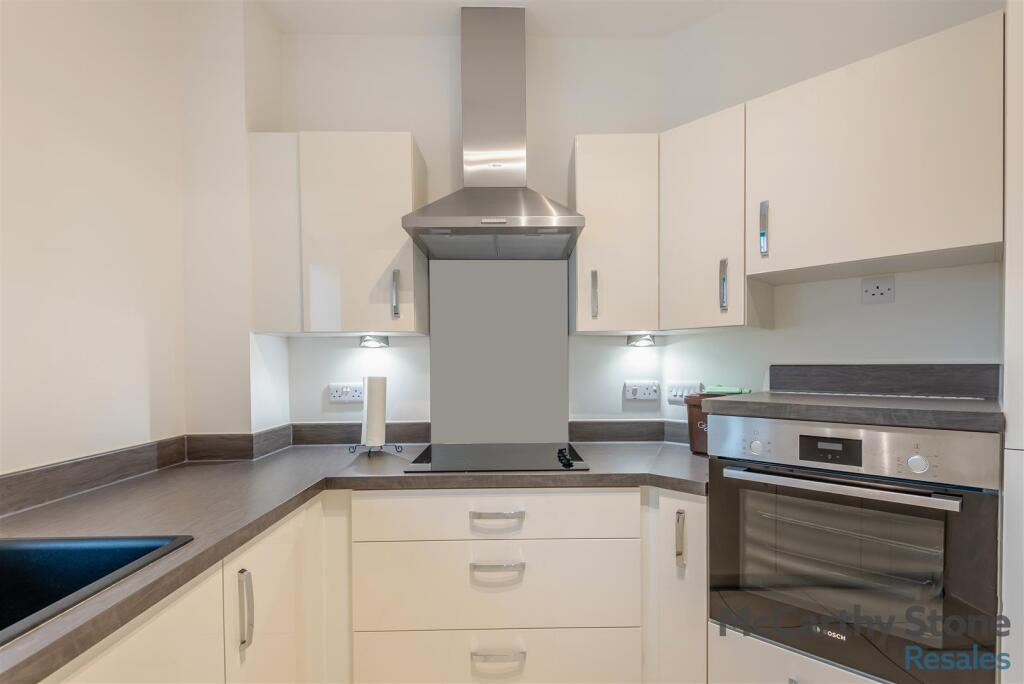 8668183-interior07.jpg