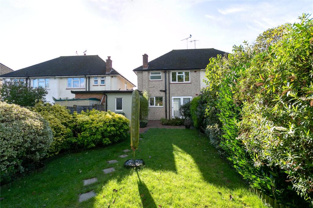 Clarke Way, Watford, WD25