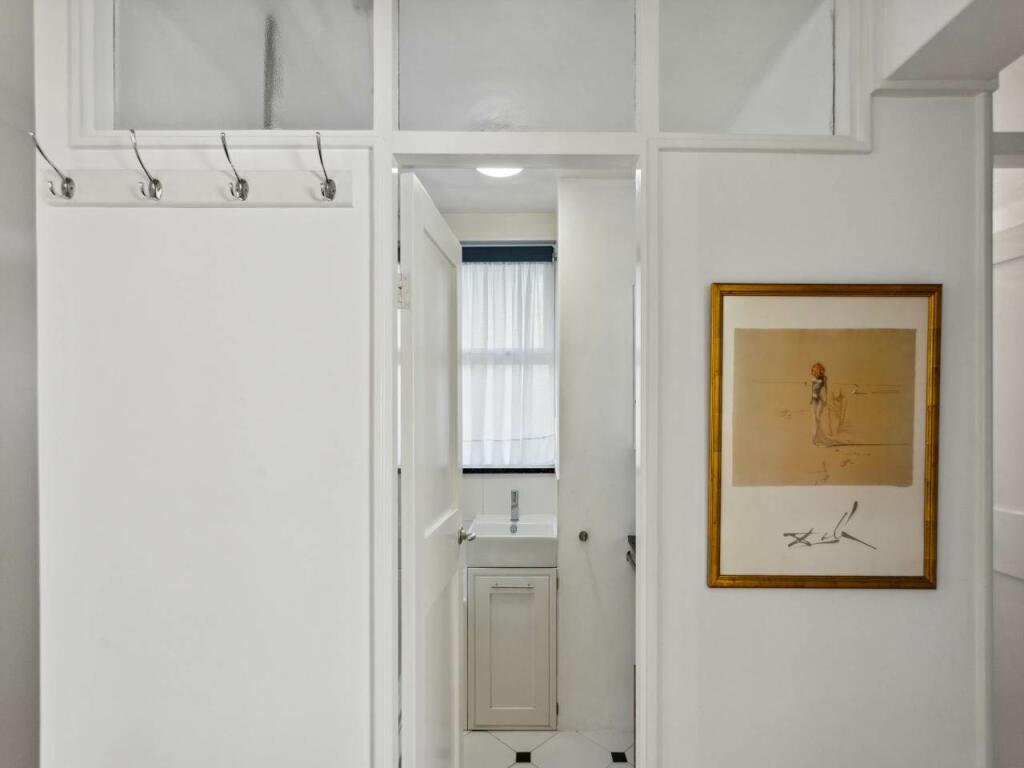 6 Gilbert House, Chu