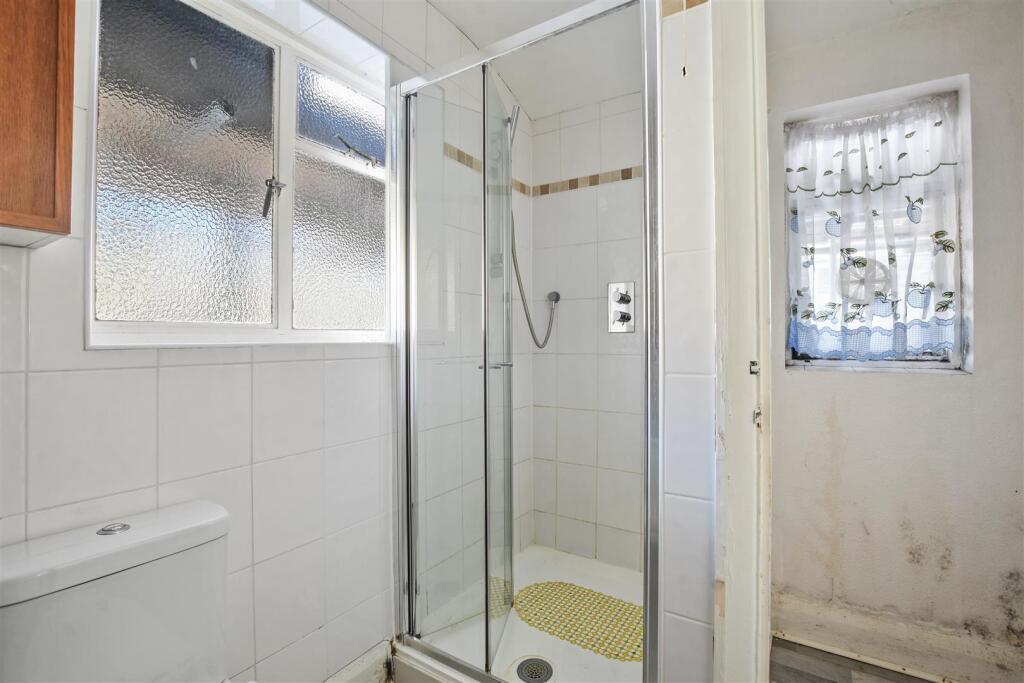 01-58c9GCWT - FFF 32 Llbert St - Bathroom 2 -Origi