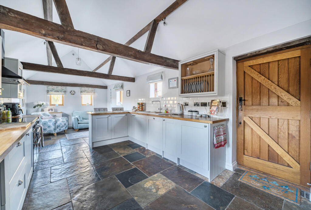 1384815-1-6925c09...