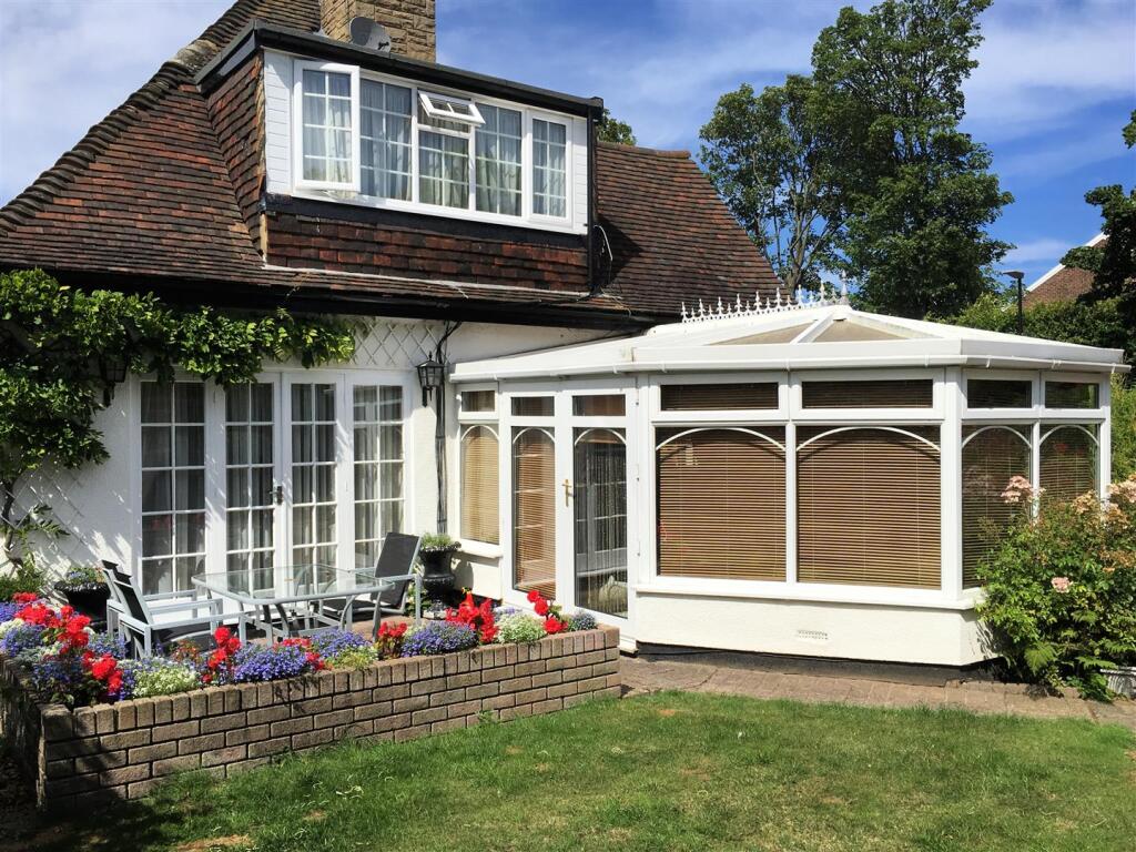 Linden Cottage Garden 1.jpg