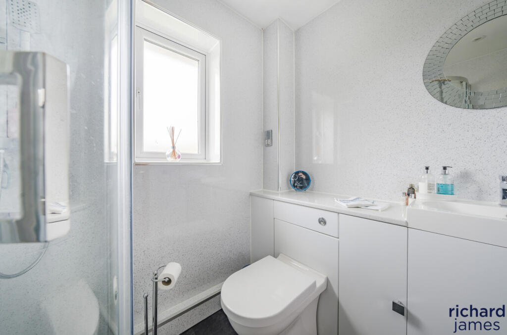 8f193eac-56ff-474...