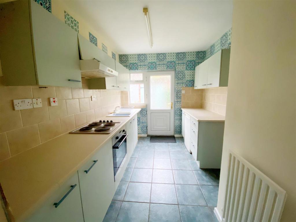 Kitchen 1.jpg