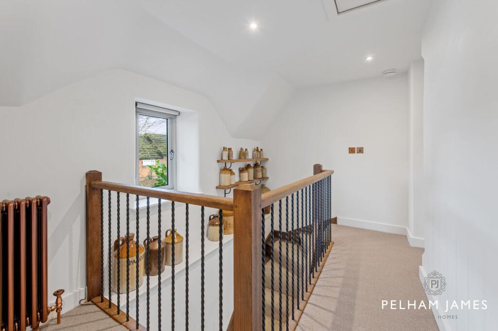 21 Main Street, Cottesmore - Landing