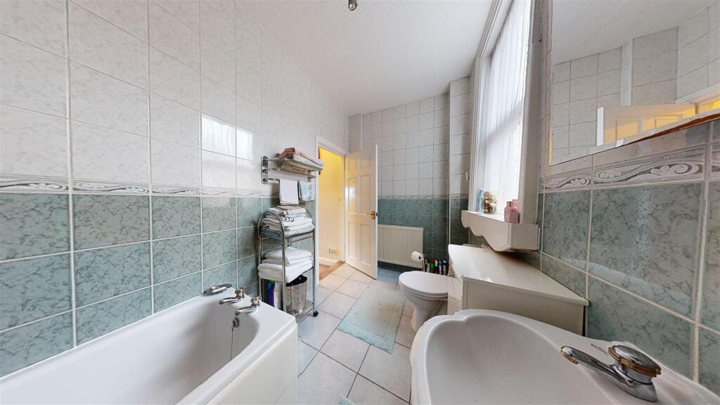 Market Street Bathroom