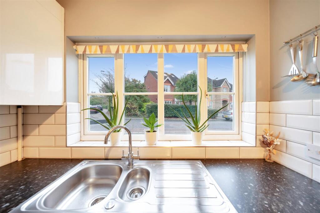 Burnet Close-23.jpg