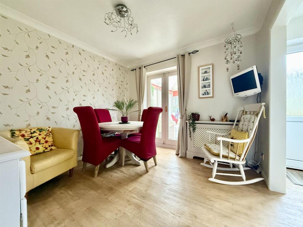 DiningRoom.jpg