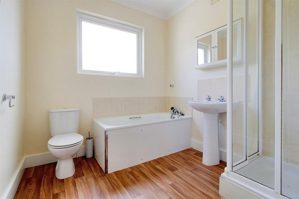 Bathroom.JPG