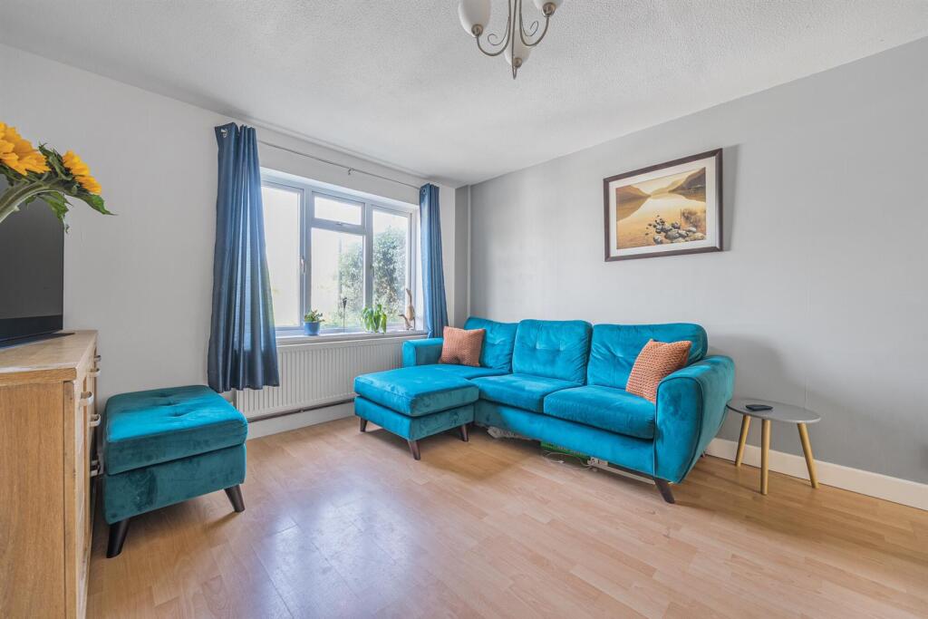 Sitting Room (2).jpg