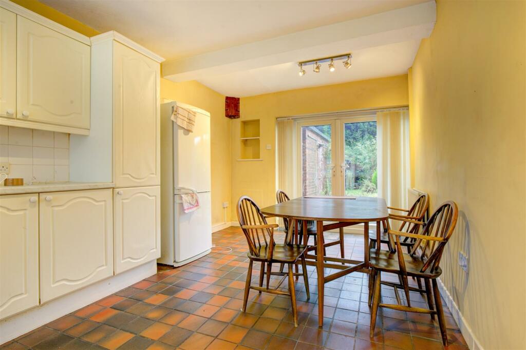 Dining kitchen