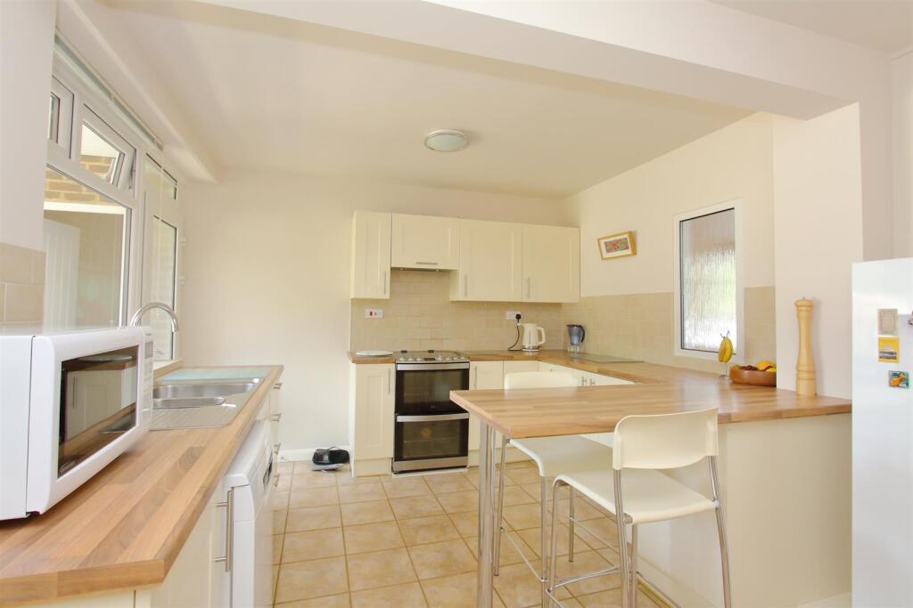 cedar gables ph34.JPG