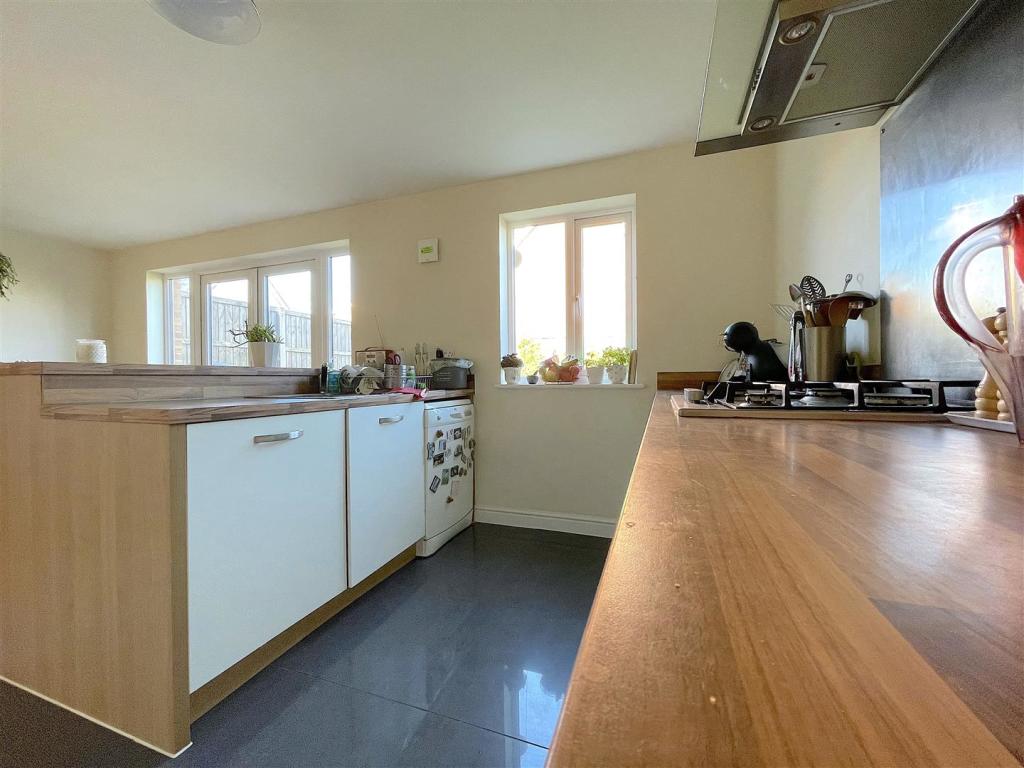Kitchen (2).jpeg