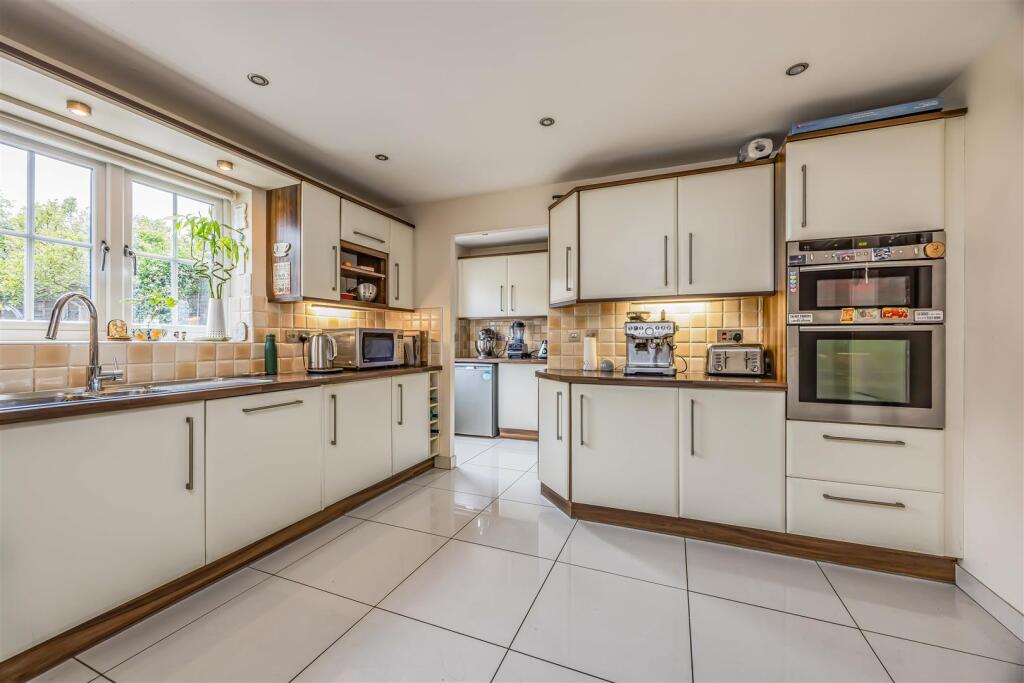 7 Pipit Close, Horndean-Small-PorticoMarketing-Nex