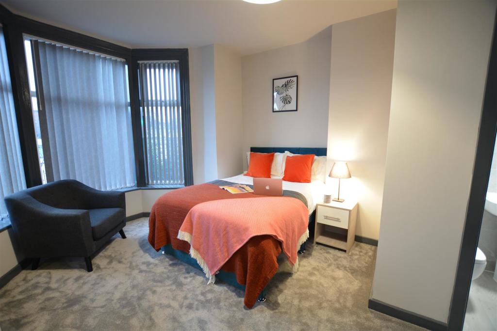 Bedroom 1.4  (1).JPG