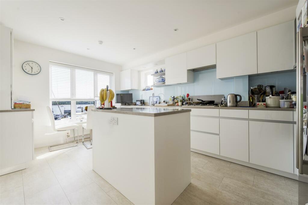 110 Moriconium Quay-20.jpg