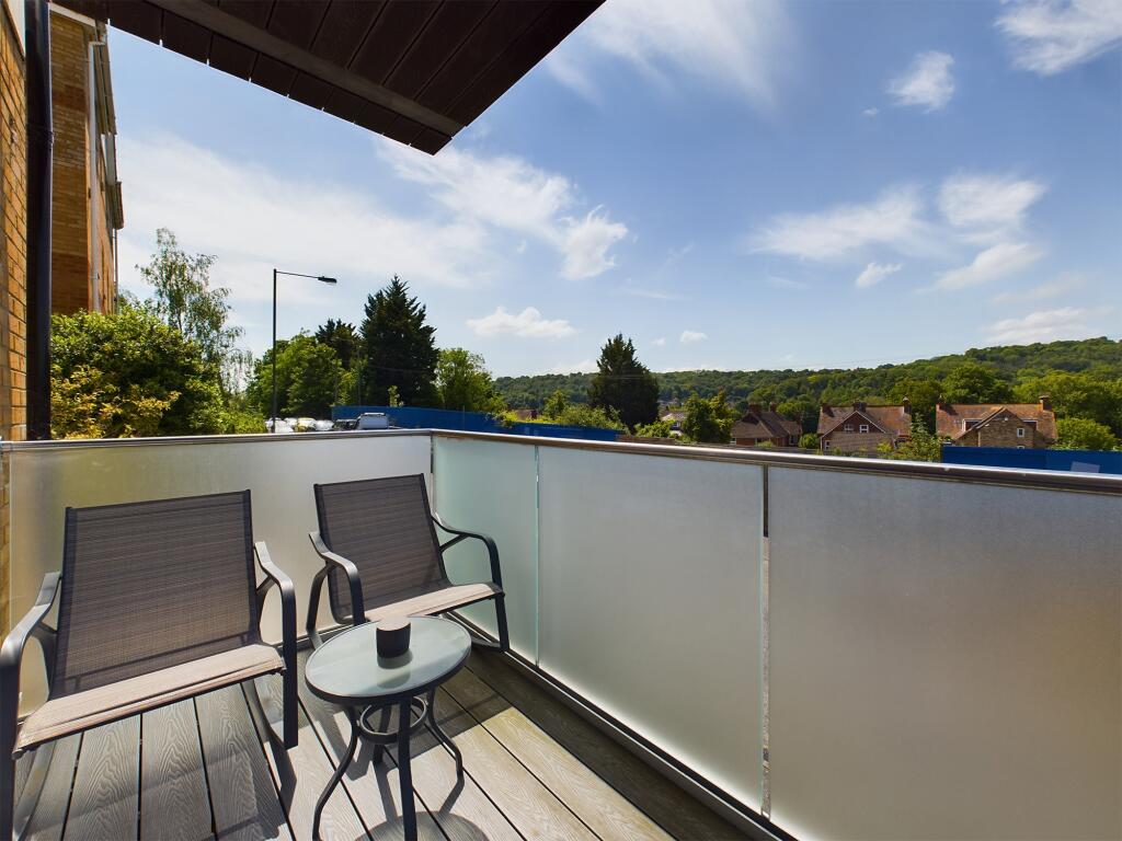 CAM02119G0-PR0022-STILL011