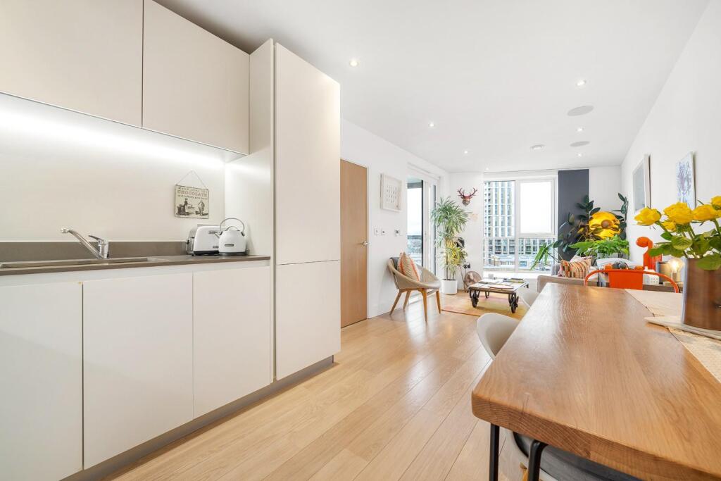 Kitchen (2).jpg