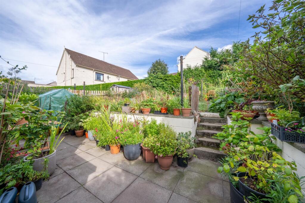 63 Howden_Road-16.jpg