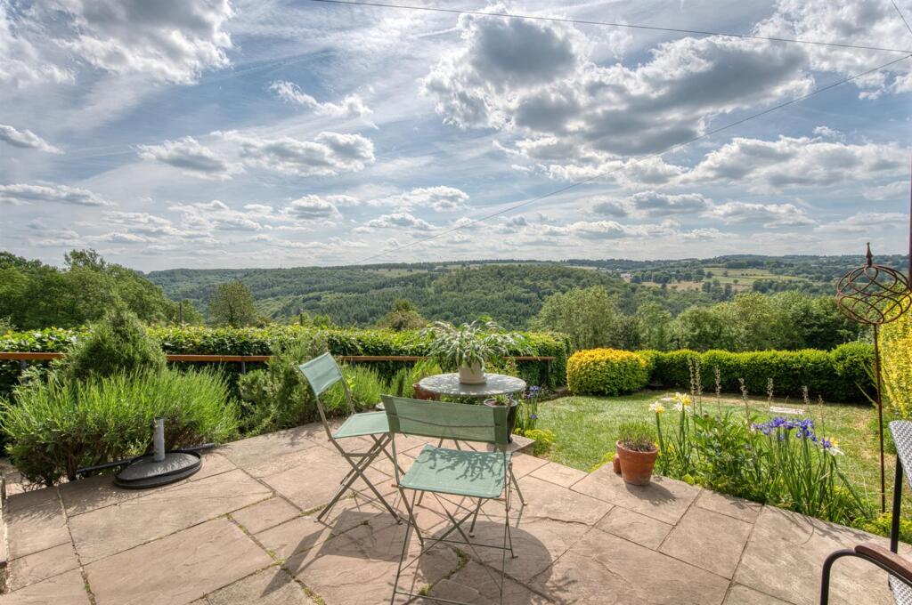Front garden - dining patio and view south-west.jp