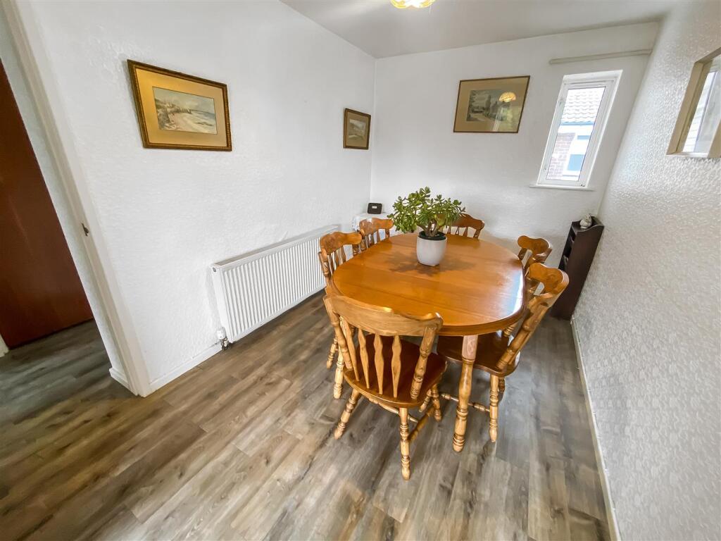 Dining Area.jpg