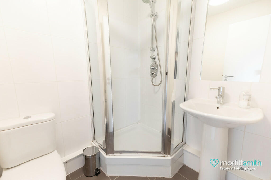 Master Bedroom En...