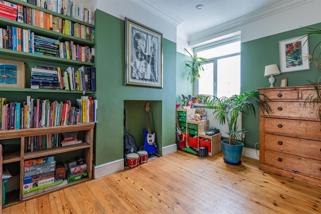 Edington Avenue 15-20.jpg