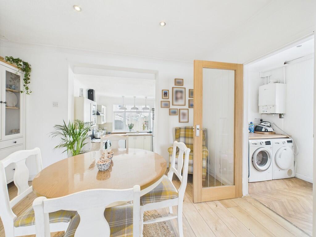 CAM02089G0-PR0546...