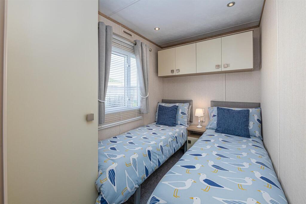 Y4-ABERAFON-PARK-BEDROOM-3A.jpg