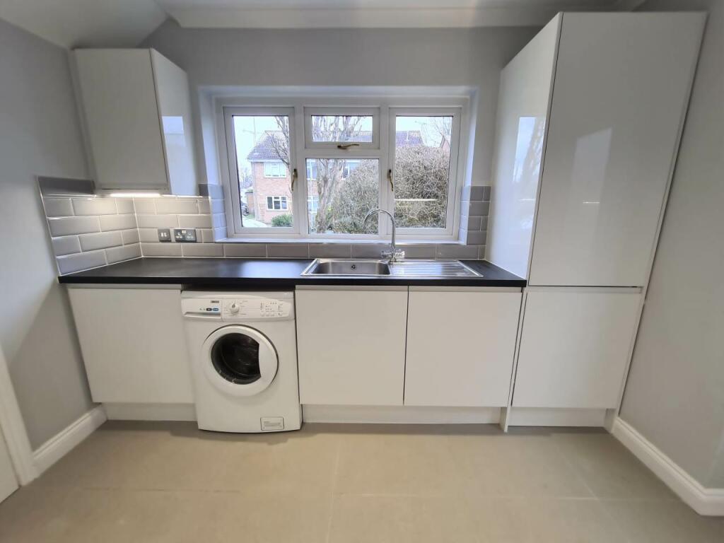 Kitchen image 5