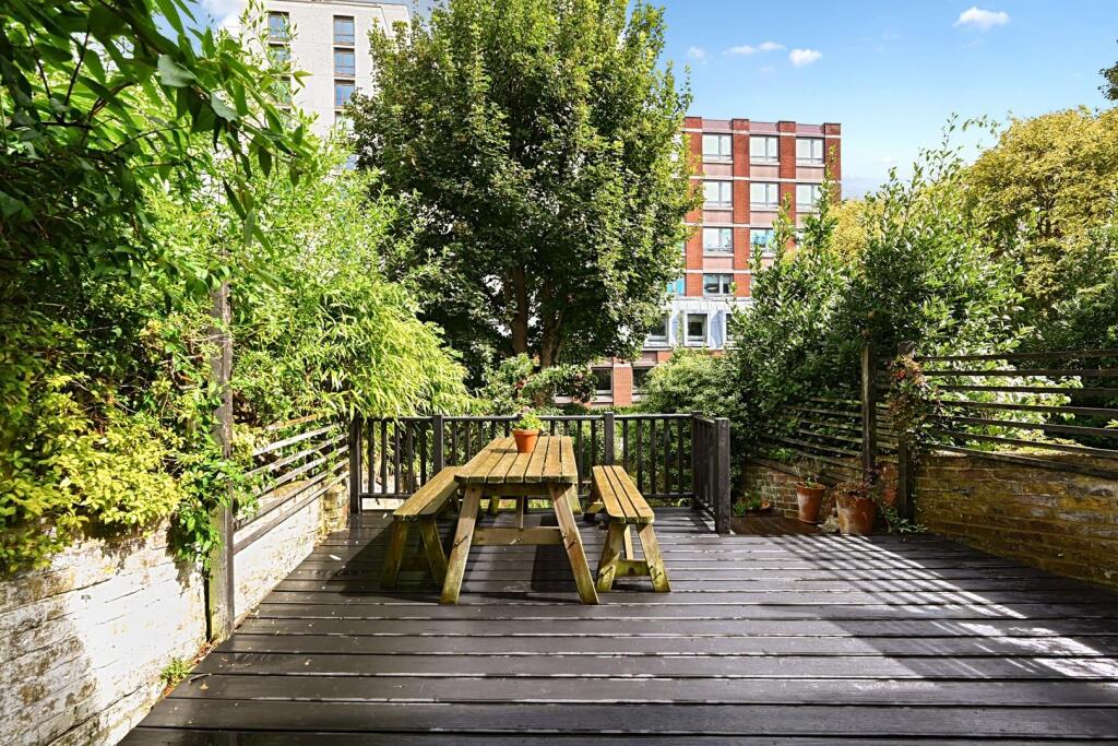 24 Dyke Road Drive, BN1 (2).jpg