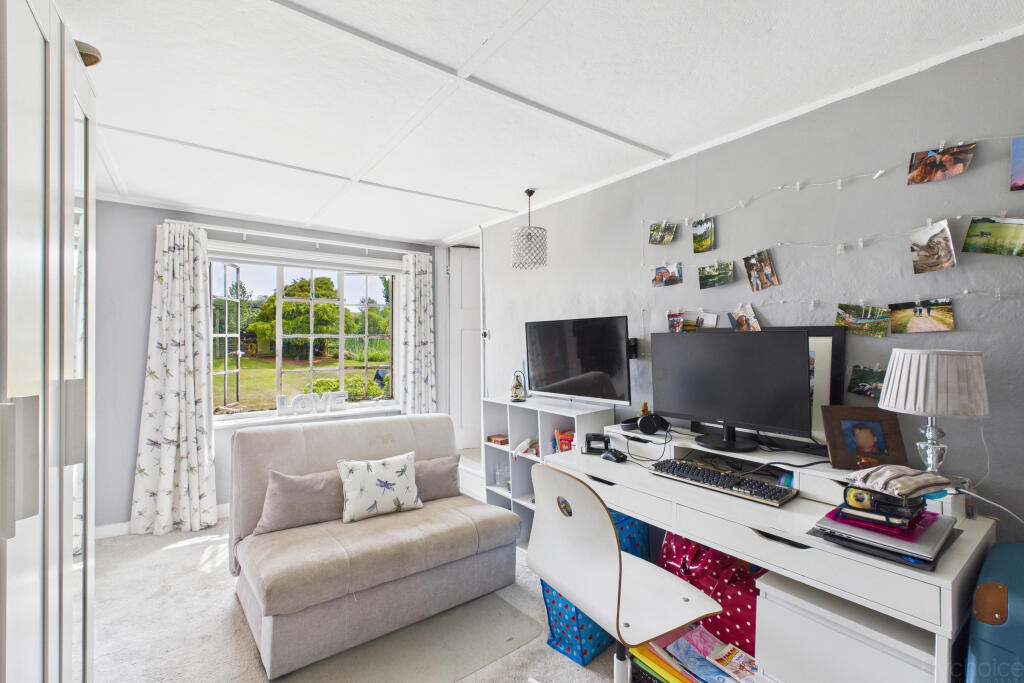 CAM05449G0-PR0015-STILL006