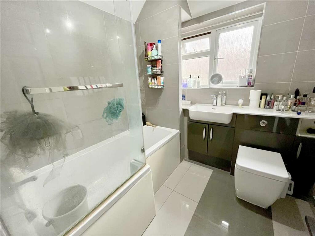BATHROOM/WC