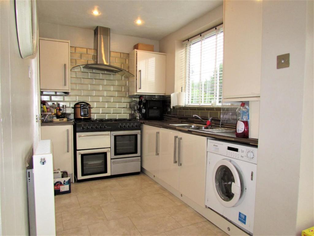 AshtonCres26kit2.JPG