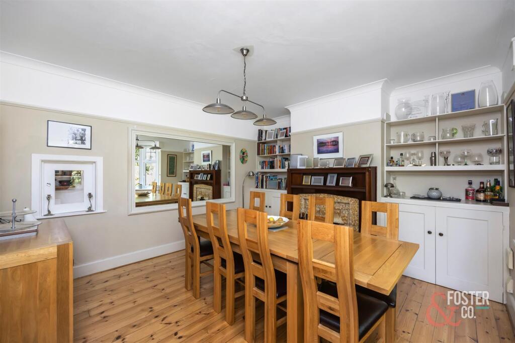 Surrenden Crescent 32-018.jpg