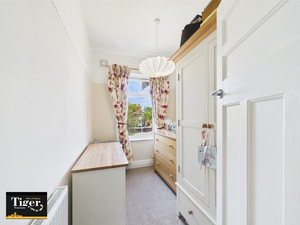 CAM02176G0-PR0579...