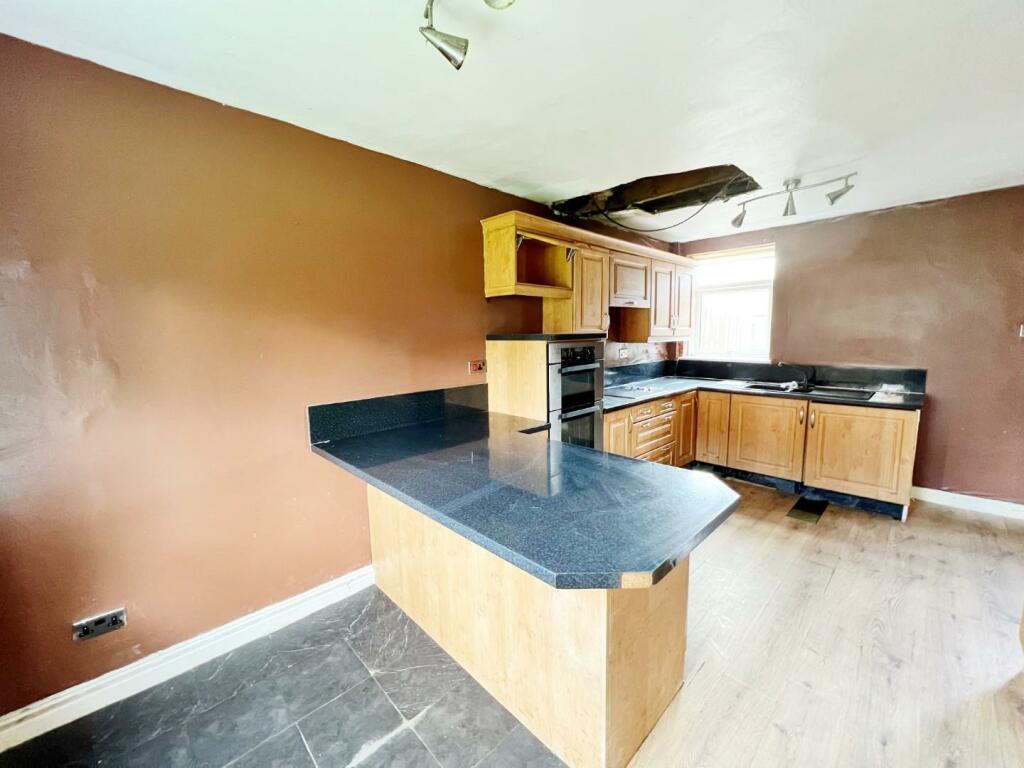 Kitchen pic 1.jpg