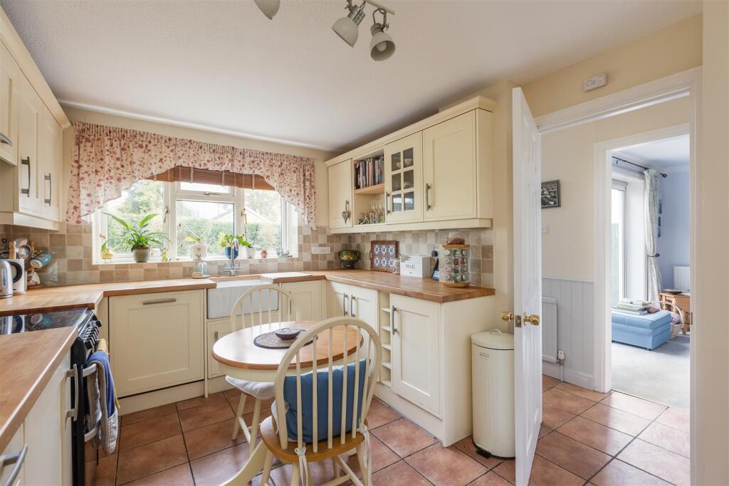 Littledale 61 Kitchen-2.jpg